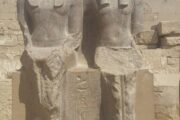 Tagesausflug nach Luxor Die Gottheiten in Ramces der Dritte