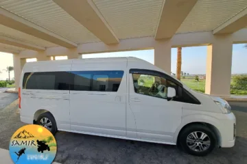 Toyota HiAce Baujahr 2024 Privater Hurghada Flughafentransfer