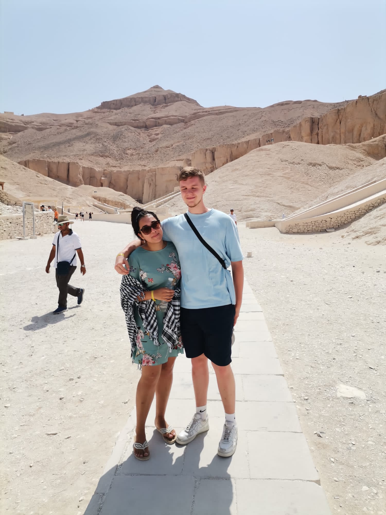 Luxor Tagesausflug mit Minibus im Tal der Könige deutsche Touristen