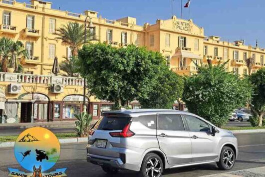 Privater Transfer Luxor Hurghada Mit Mitsubishi Xpander dirkt am Hotel
