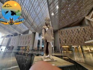 Ramses der zweite Statue in Grand Ägyptische Museum